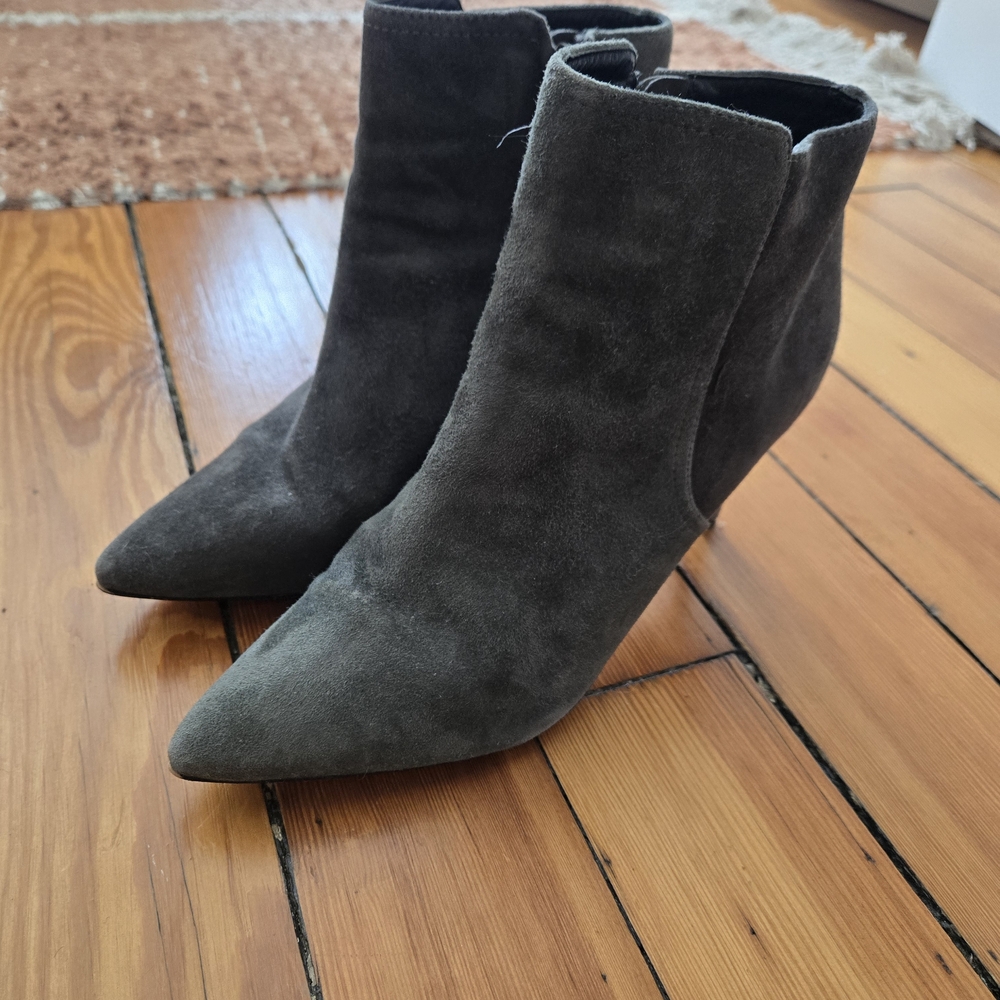 Women's Suede Pointed-Toe Ankle Booties - Gray